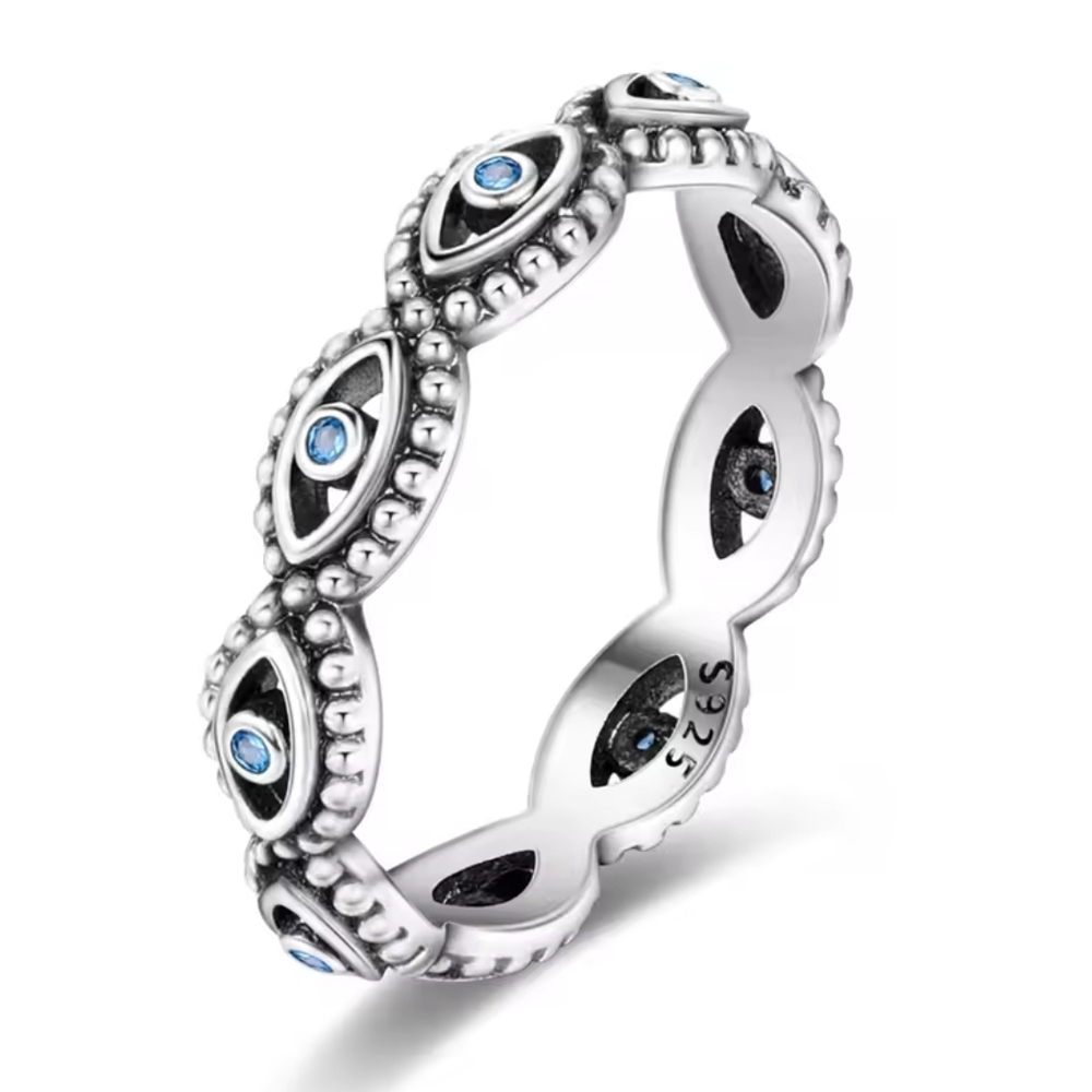 Elegant Silver and Blue Gemstone Ring